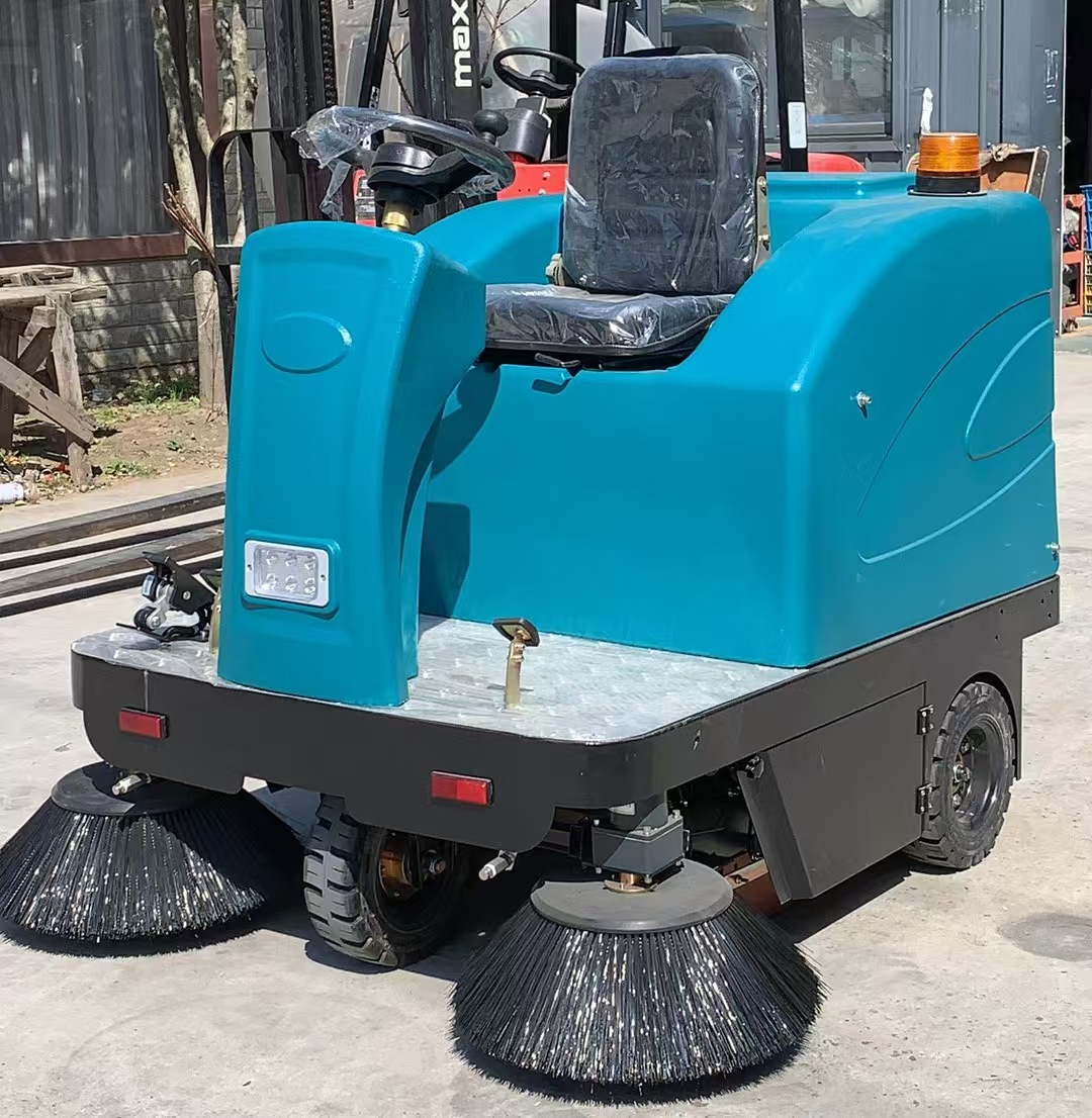 C3款驾驶式扫地机